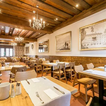 Sailer Hotel